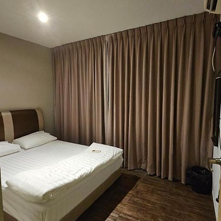 Cute Hotel Yong Peng Buitenkant foto